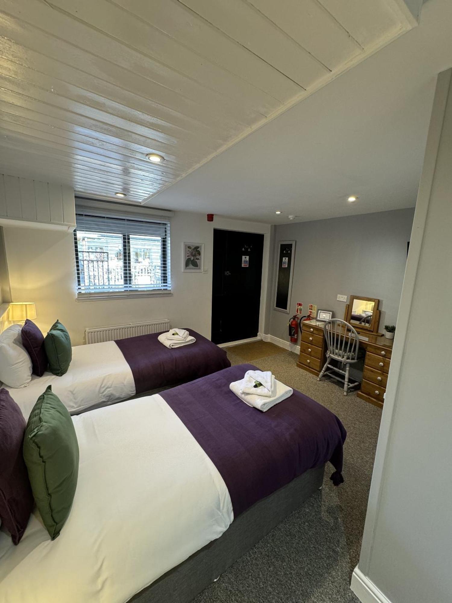 The Windsor Trooper Pub & Inn Room photo