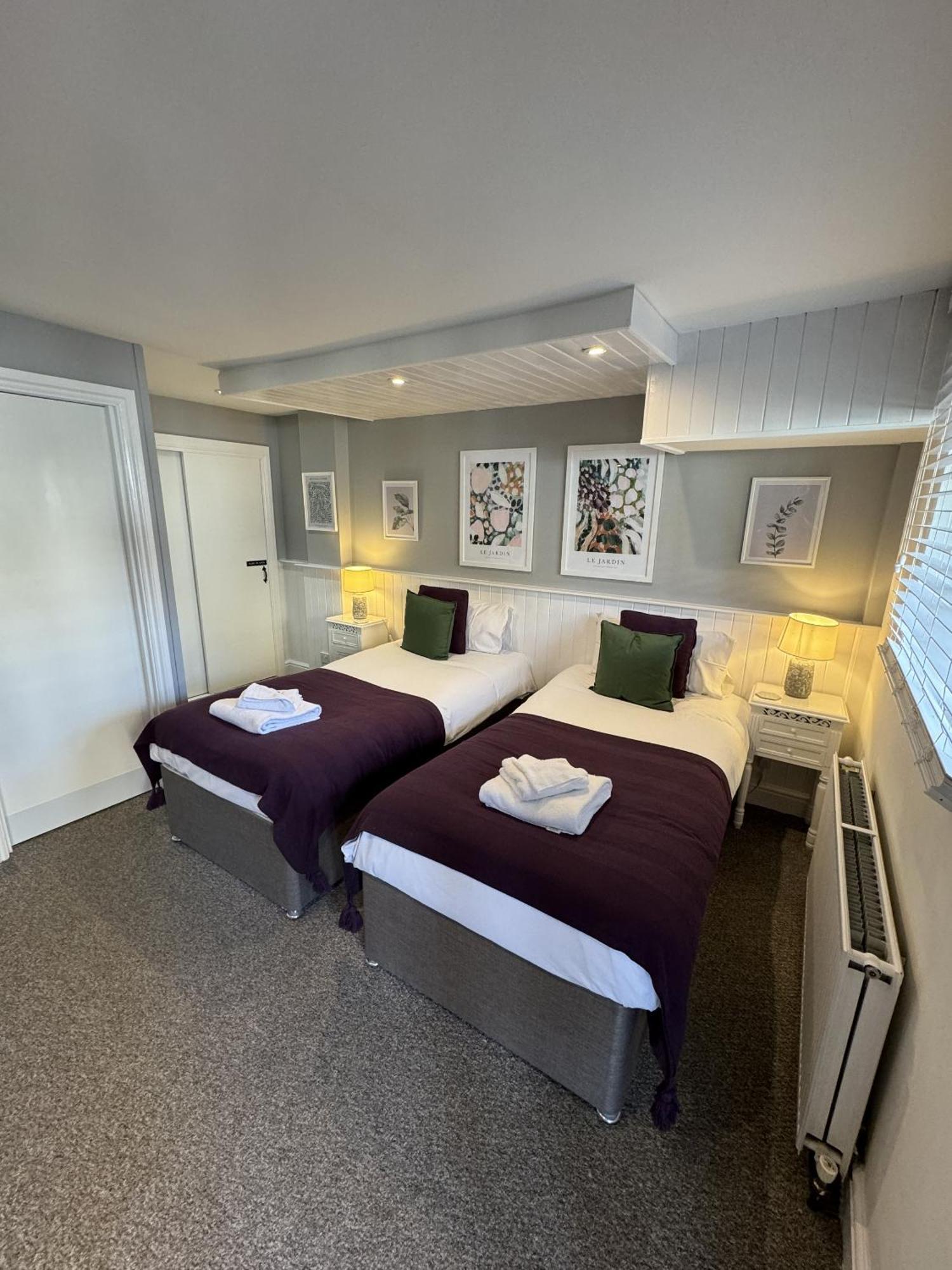 The Windsor Trooper Pub & Inn Room photo