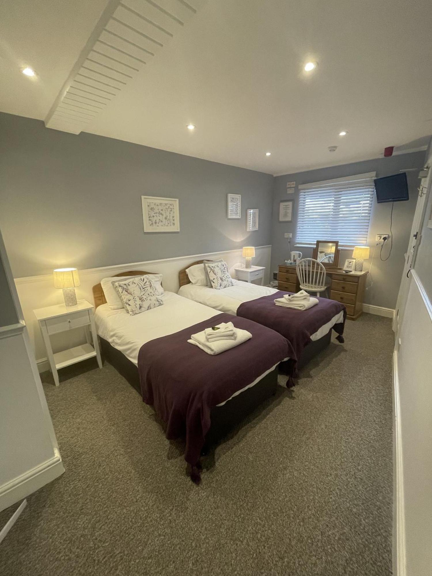 The Windsor Trooper Pub & Inn Room photo